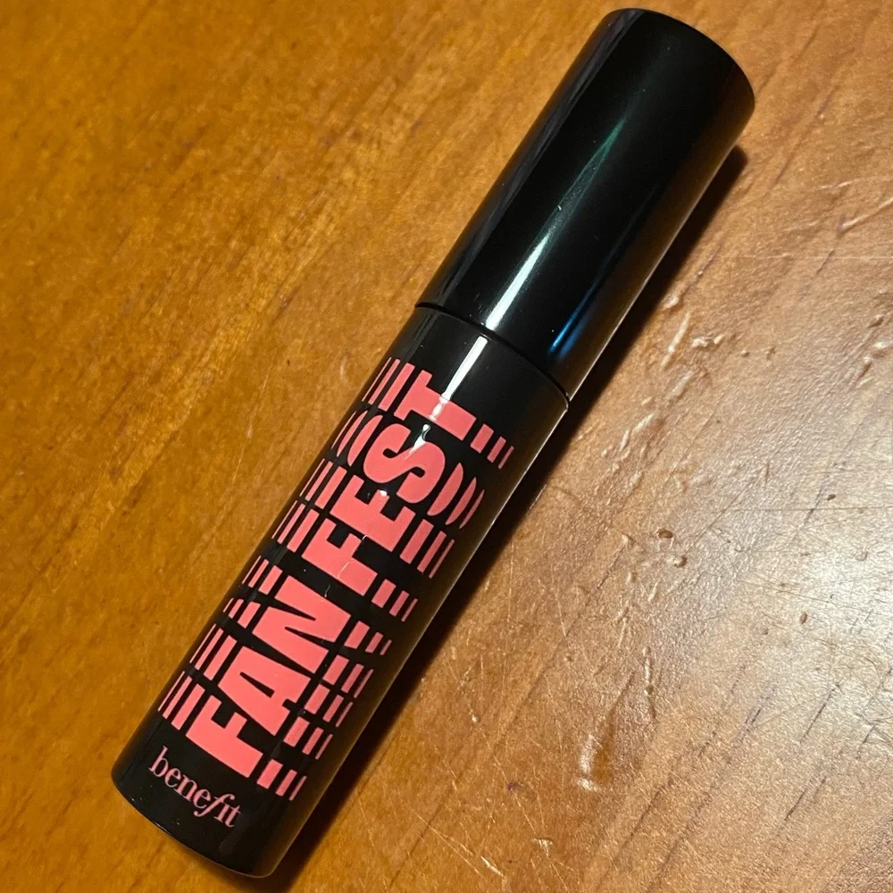Benefit Fan Fest Mascara